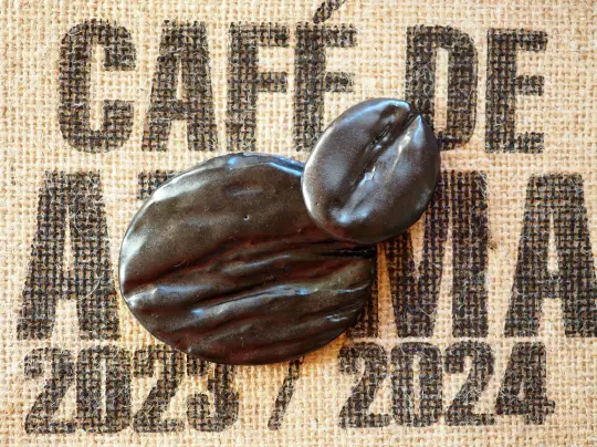 Handgetöpferte Kaffeebohne Groß