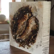 Kaffeekunst Wabenkarton – Goldbrauner Duft